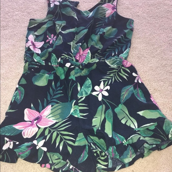 NWOT Floral Romper for girls size 6-7 small - Picture 3 of 6